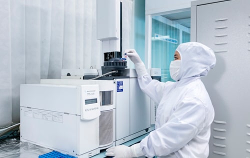 riverstone-cleanroom-gas-chromatography